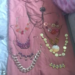A bundle of 9 necklaces